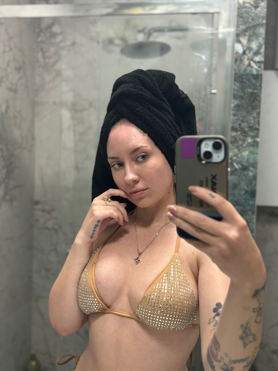 Nude girl KateV in Leipzig