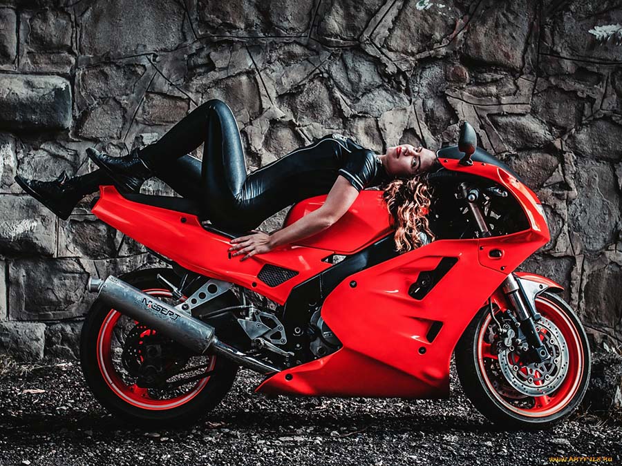 Beautiful girl Beautiful girls and motorcycles in Leipzig