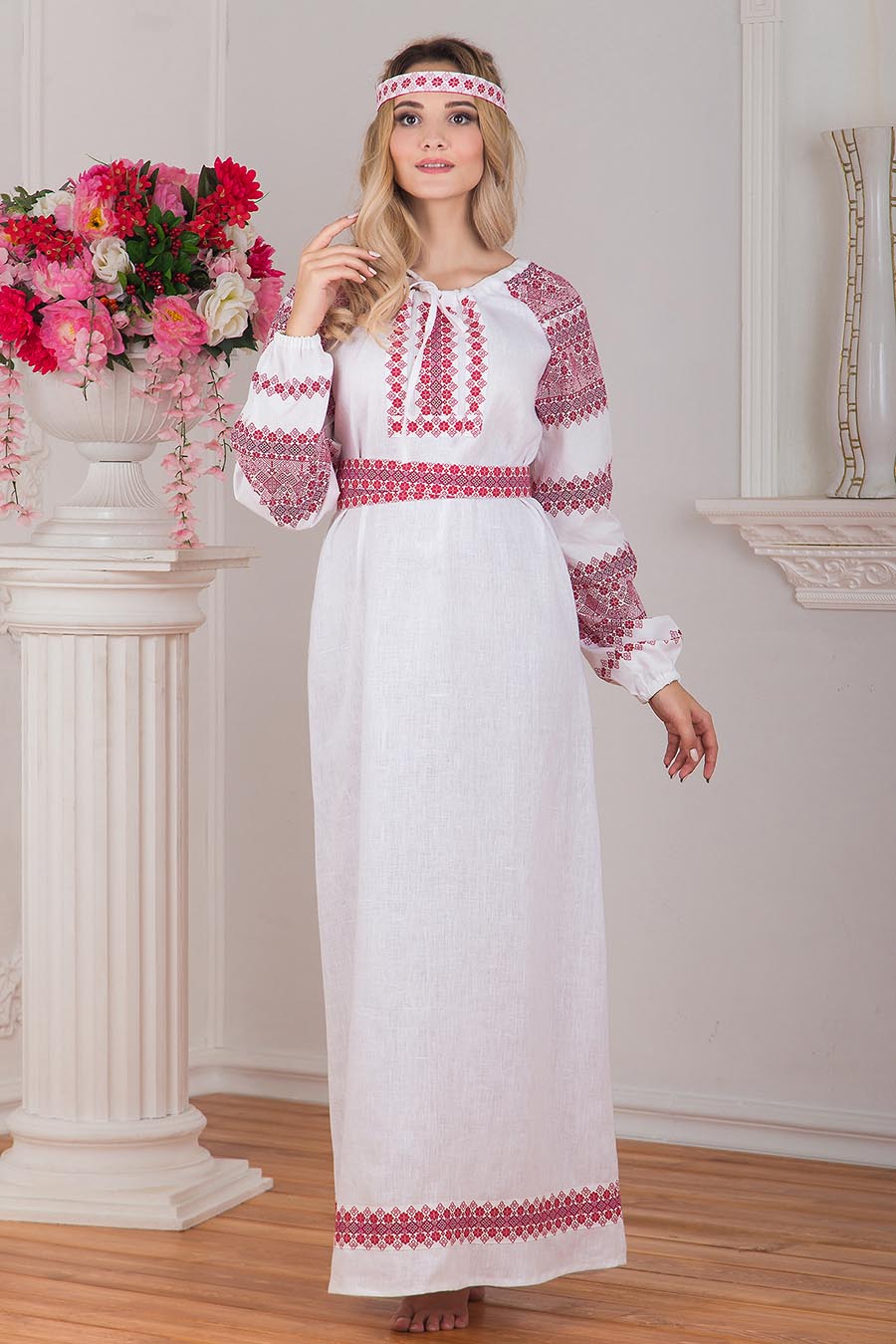 Women in Slavic costumes in Leipzig