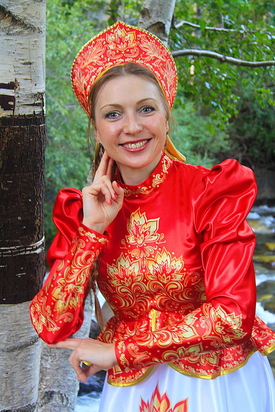 Women in Slavic costumes in Leipzig